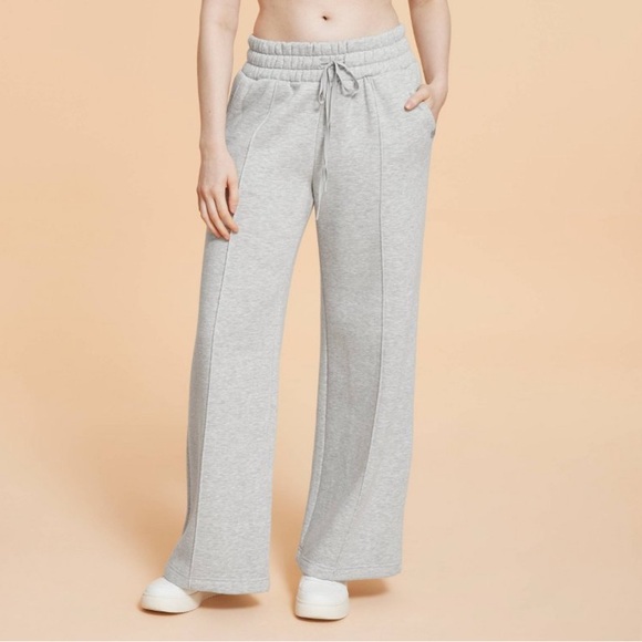 Blogilates Women's Gray Drawstring Sweatpants - Picture 1 of 4